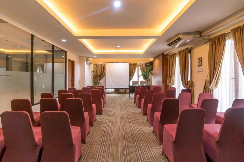 Sofyan Hotel Cut Meutia Джакарта Екстер'єр фото